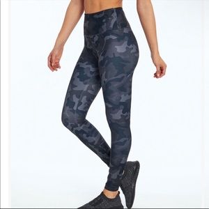 Balance Collection Leggings in Black and Gray Camo